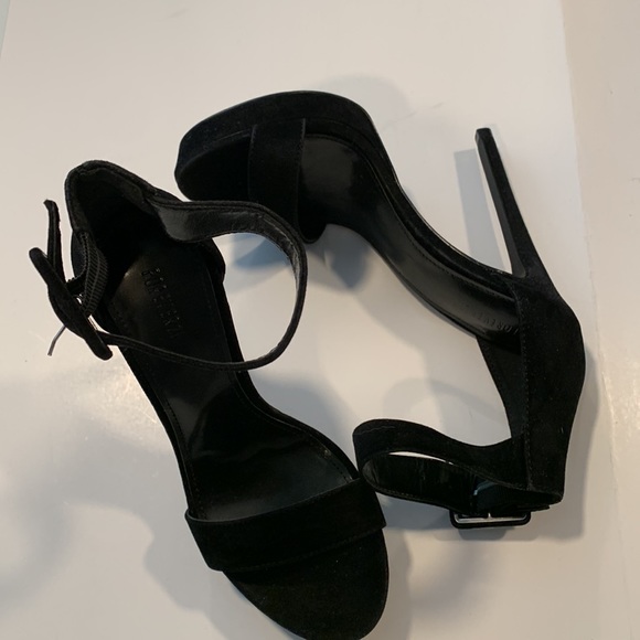 Black High Heel Sandals - Picture 4 of 10